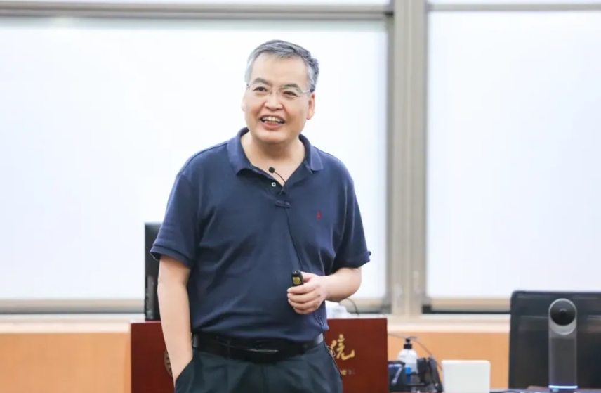 北大ONE游戏官网贾春新教授荣获第二十届北京市高档学堂教台甫师奖